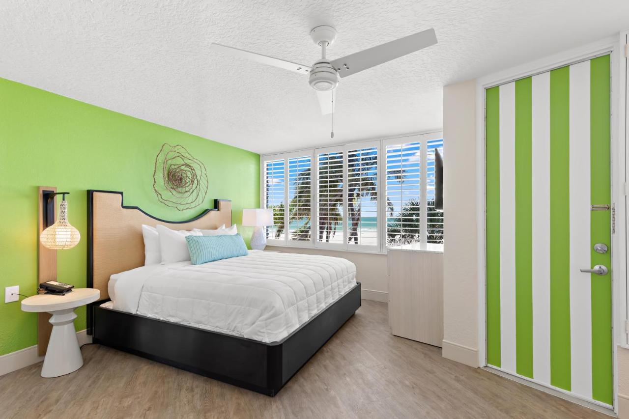 Bellwether Beach Resort St. Pete Beach Extérieur photo