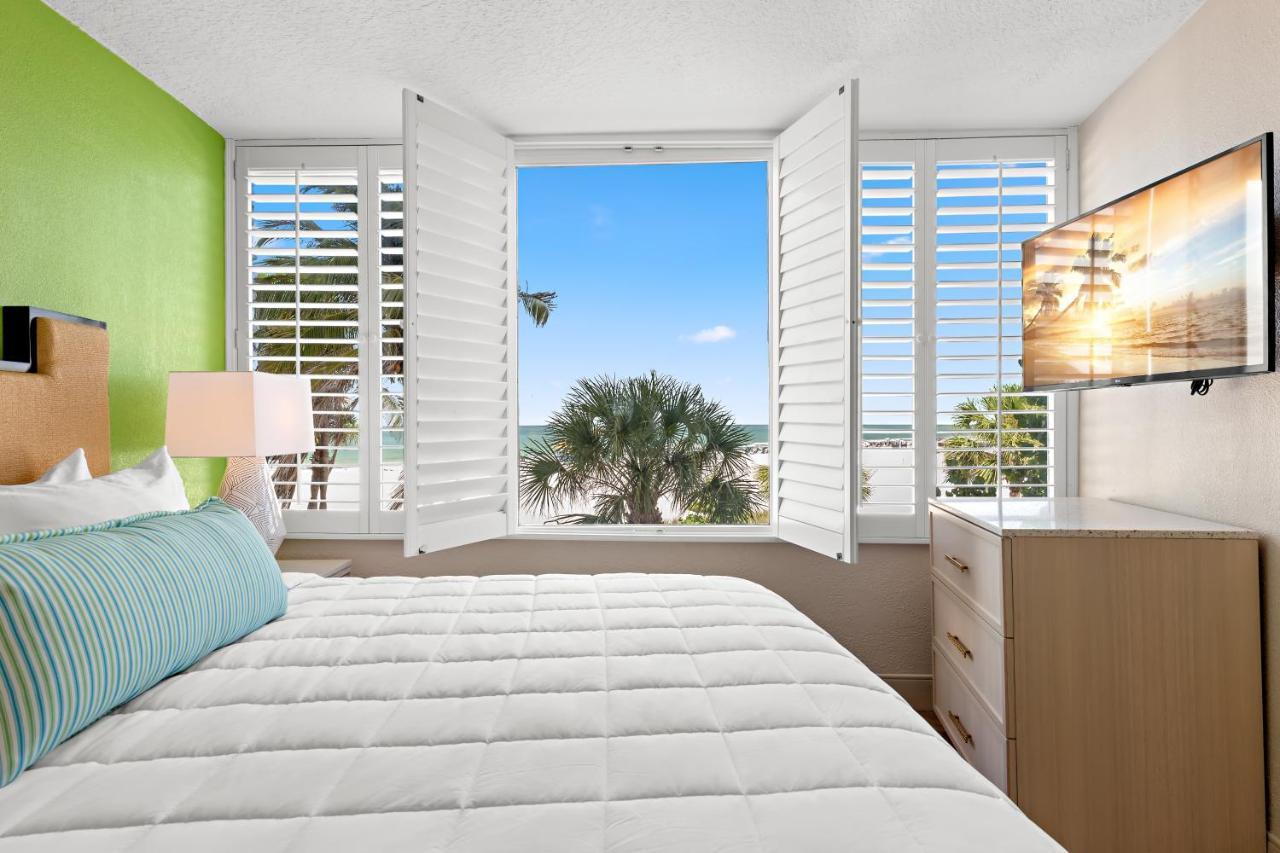 Bellwether Beach Resort St. Pete Beach Extérieur photo