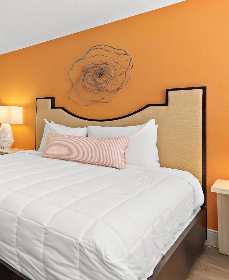 Bellwether Beach Resort St. Pete Beach Extérieur photo