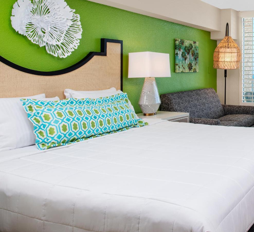 Bellwether Beach Resort St. Pete Beach Extérieur photo