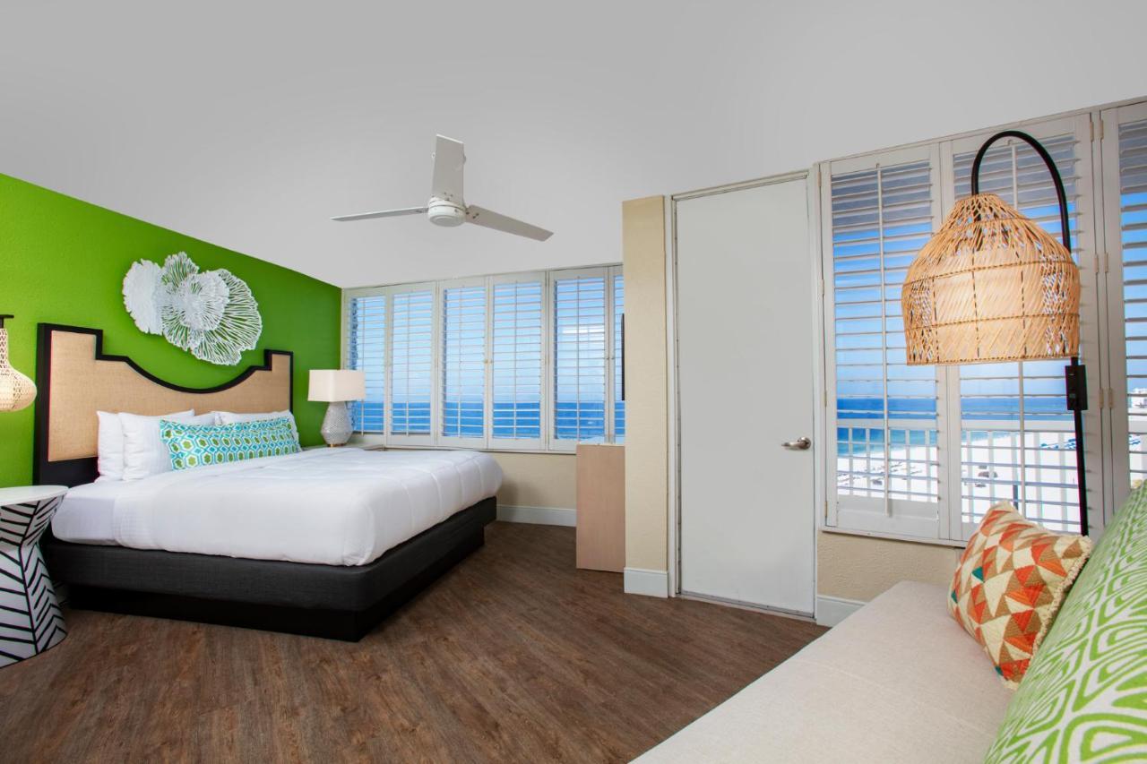 Bellwether Beach Resort St. Pete Beach Extérieur photo