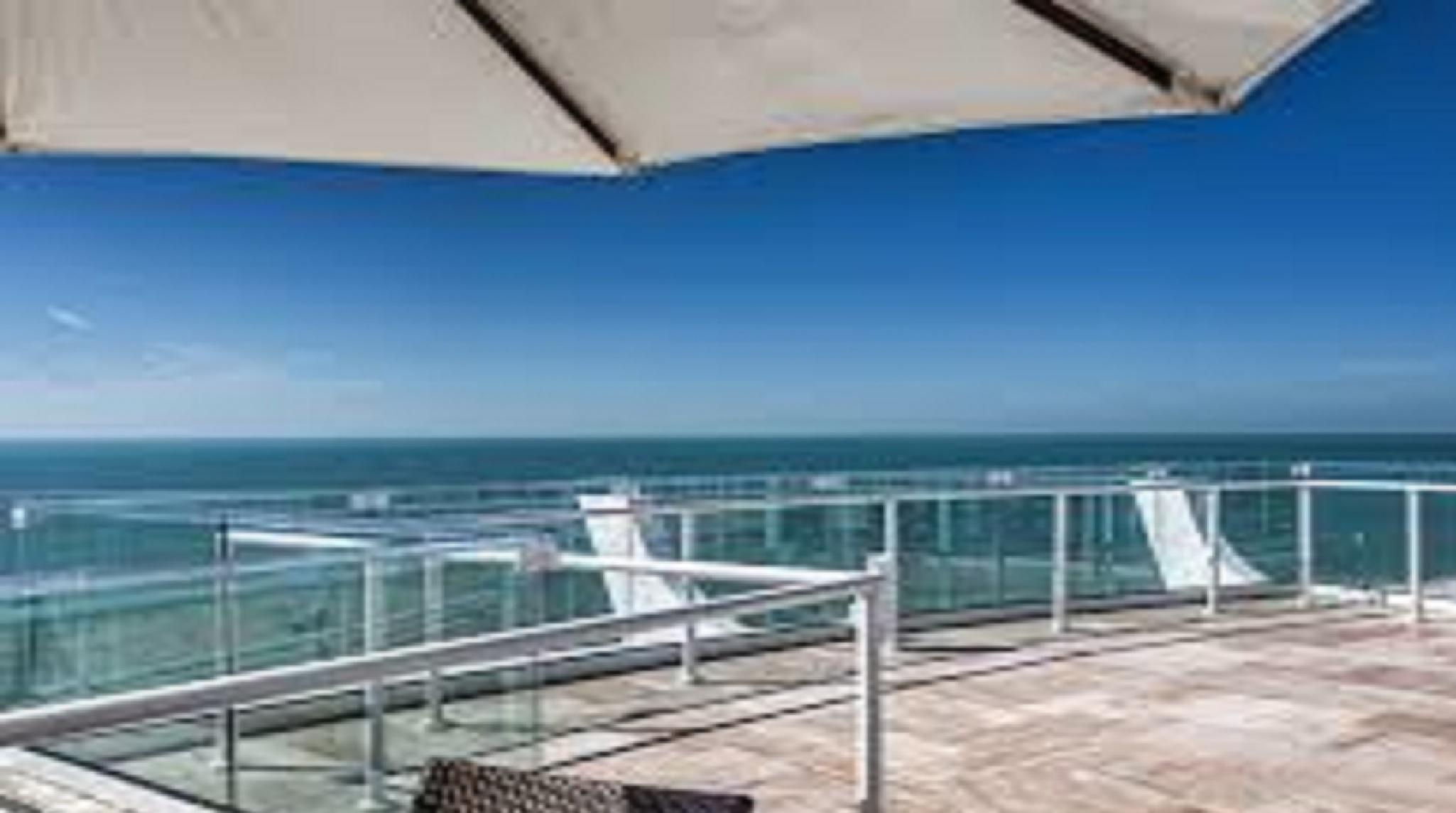 Bellwether Beach Resort St. Pete Beach Extérieur photo