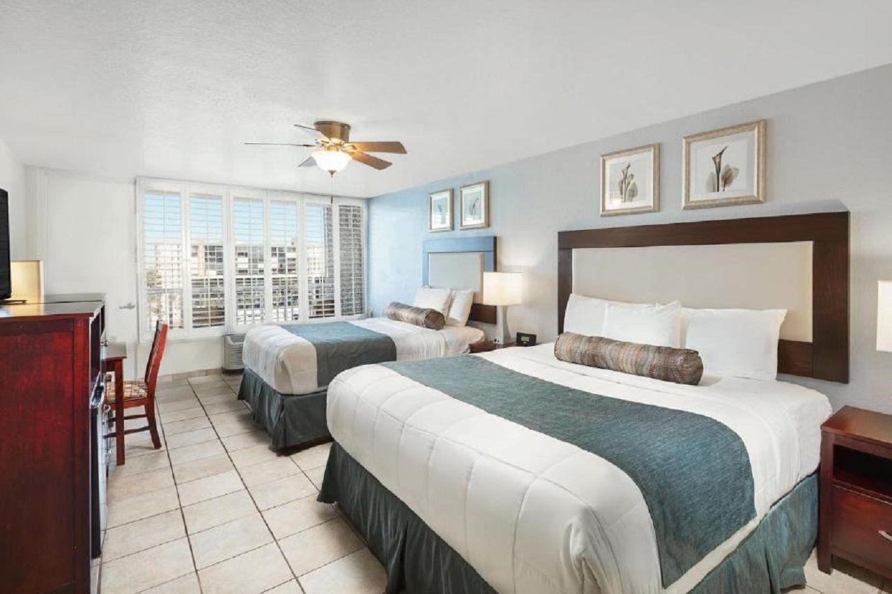 Bellwether Beach Resort St. Pete Beach Extérieur photo